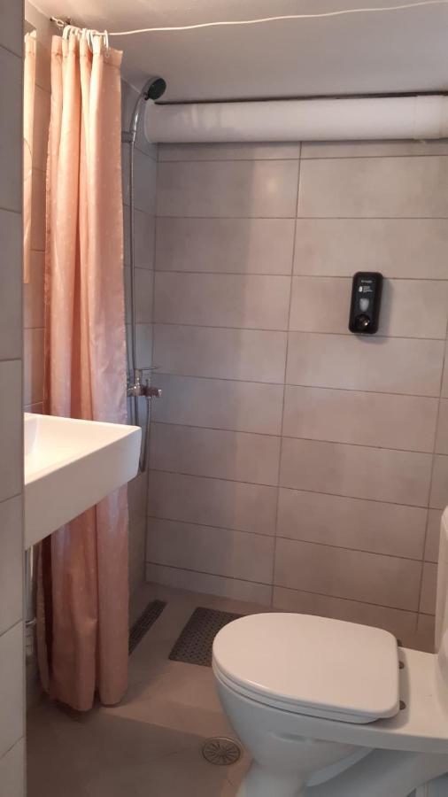 Cosy Guesthouse-Souterrain With Garden In City Center Corinth Exterior photo